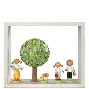 Apfelbaum im Rahmen, Frühling (ohne Figuren)