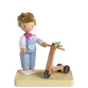 Junge mit Roller